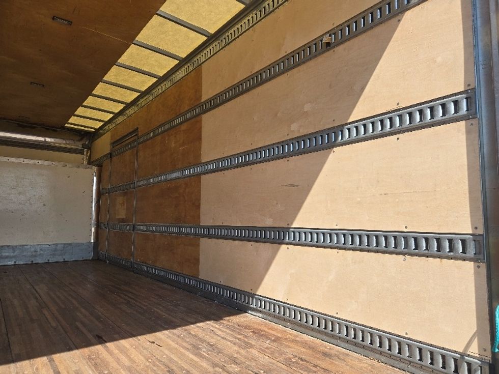 Medium Duty Box Truck-Light and Medium Duty Trucks-Isuzu-2020-NRR-Carrollton-TX-64,381\n\t\tmiles-$ 49,750 - Image 12