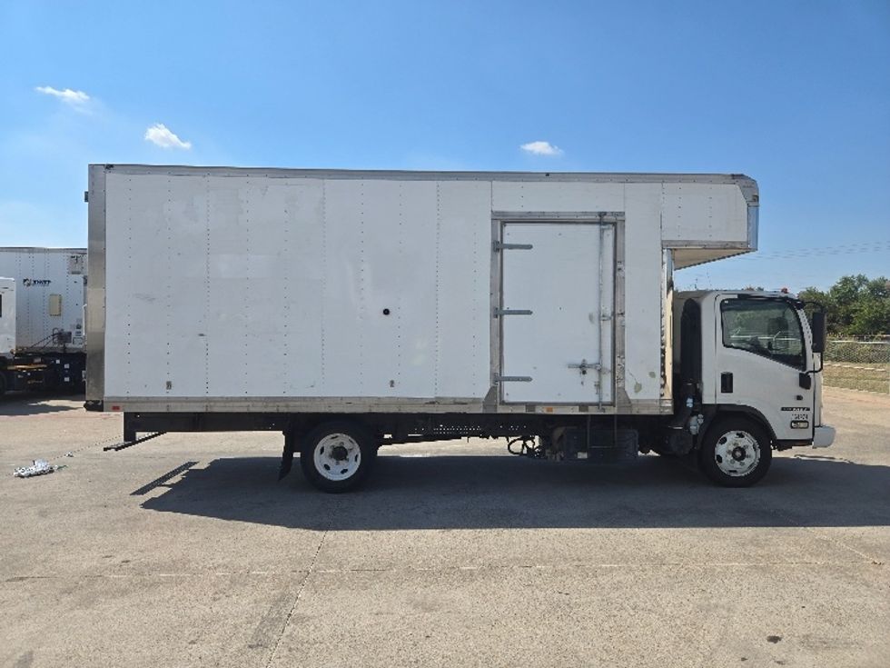 Medium Duty Box Truck-Light and Medium Duty Trucks-Isuzu-2020-NRR-Carrollton-TX-64,381\n\t\tmiles-$ 49,750 - Image 15