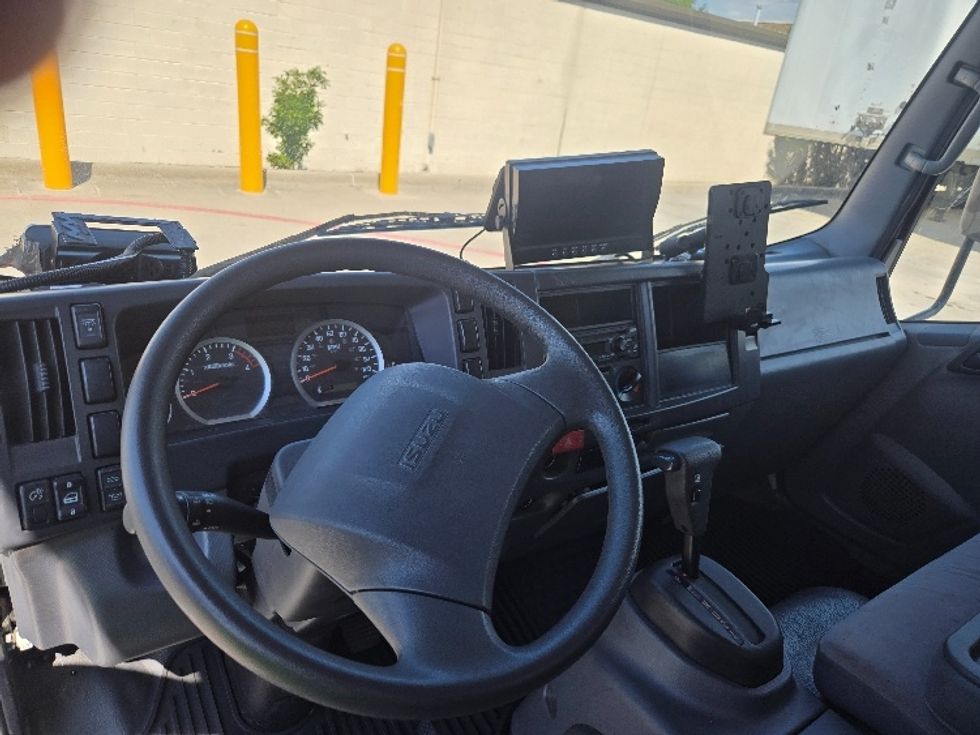 Medium Duty Box Truck-Light and Medium Duty Trucks-Isuzu-2020-NRR-Carrollton-TX-64,381\n\t\tmiles-$ 49,750 - Image 17