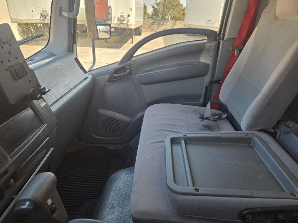 Medium Duty Box Truck-Light and Medium Duty Trucks-Isuzu-2020-NRR-Carrollton-TX-64,381\n\t\tmiles-$ 49,750 - Image 19