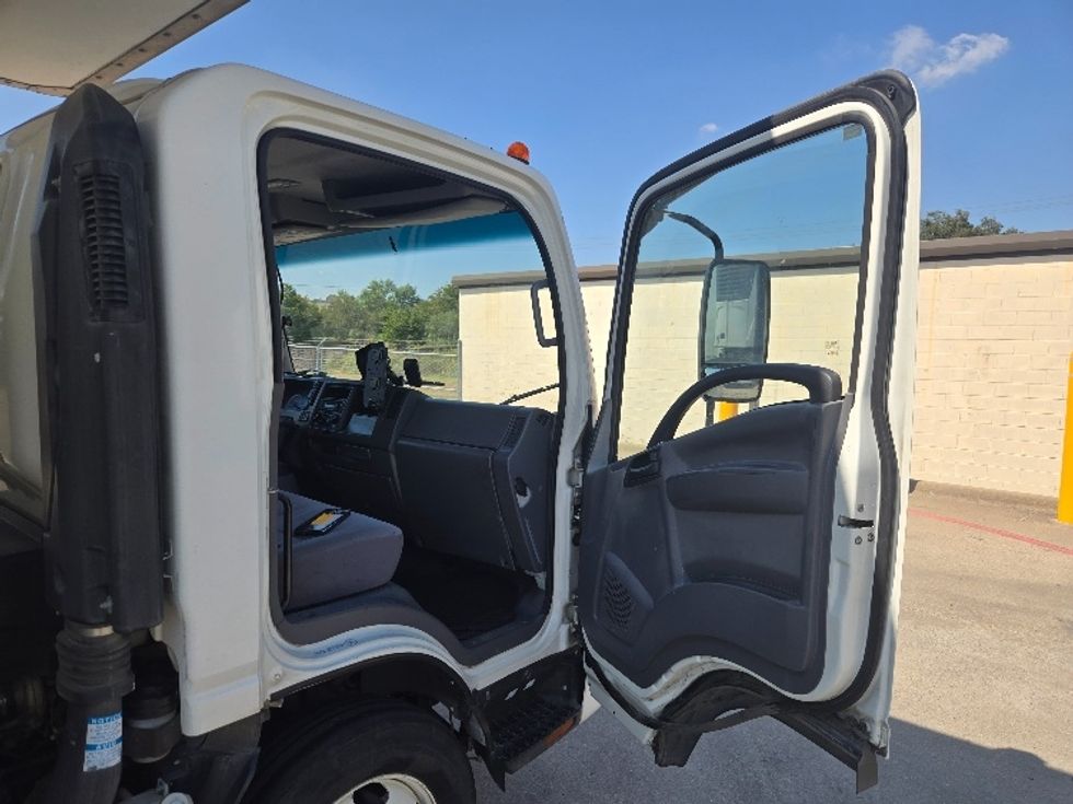 Medium Duty Box Truck-Light and Medium Duty Trucks-Isuzu-2020-NRR-Carrollton-TX-64,381\n\t\tmiles-$ 49,750 - Image 20