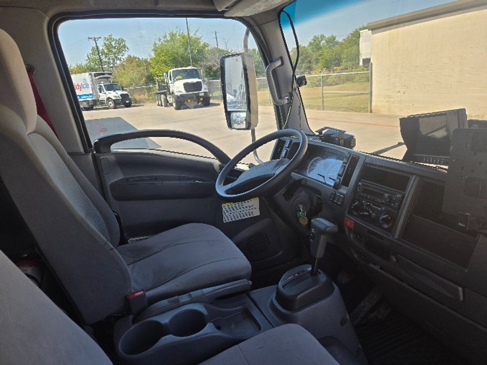 Medium Duty Box Truck-Light and Medium Duty Trucks-Isuzu-2020-NRR-Carrollton-TX-64,381\n\t\tmiles-$ 49,750 - Image 22