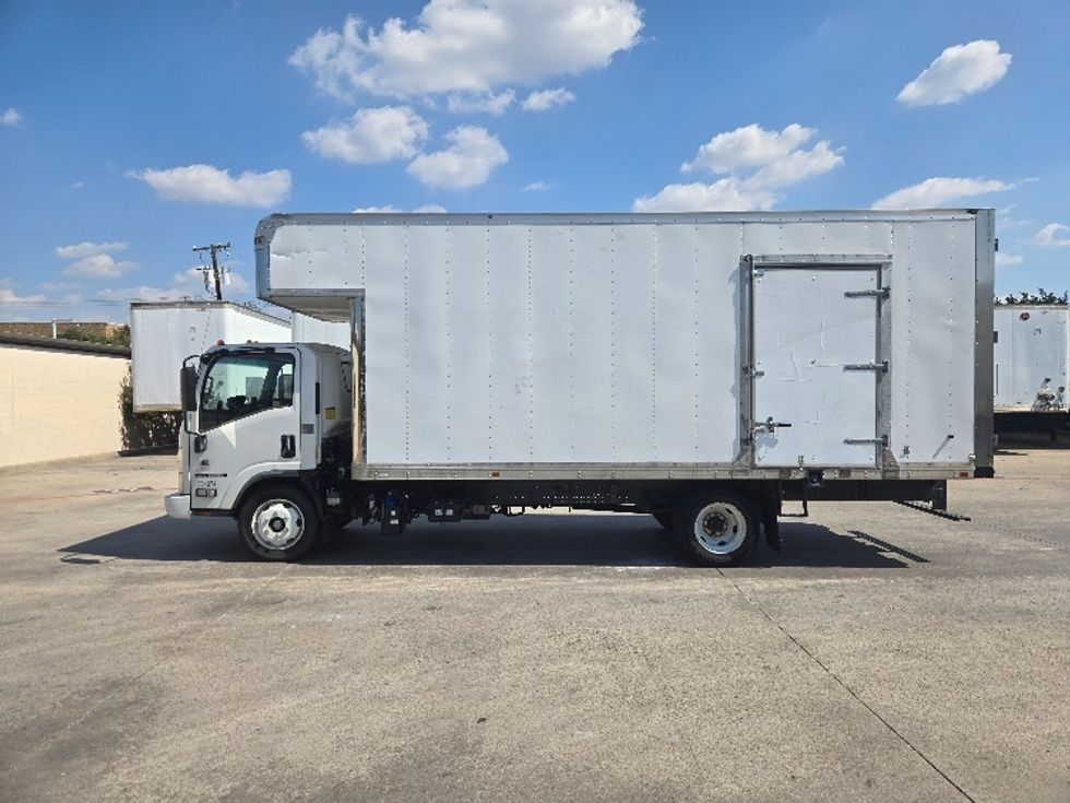 Medium Duty Box Truck-Light and Medium Duty Trucks-Isuzu-2020-NRR-Carrollton-TX-64,381\n\t\tmiles-$ 49,750 - Image 4