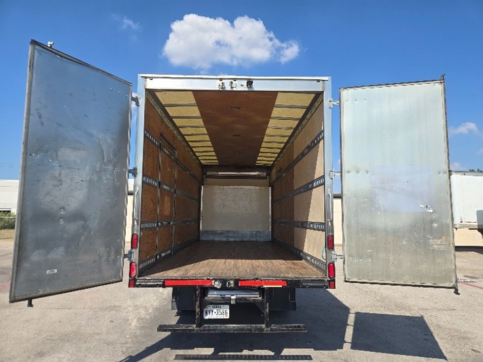 Medium Duty Box Truck-Light and Medium Duty Trucks-Isuzu-2020-NRR-Carrollton-TX-64,381\n\t\tmiles-$ 49,750 - Image 9