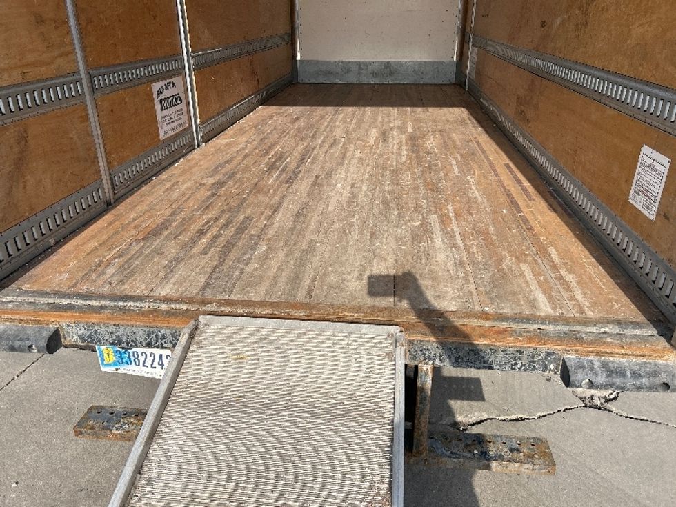 Medium Duty Box Truck-Light and Medium Duty Trucks-Isuzu-2020-NRR-Chicago (Melrose Park)-IL-105,405\n\t\tmiles-$ 44,500 - Image 10