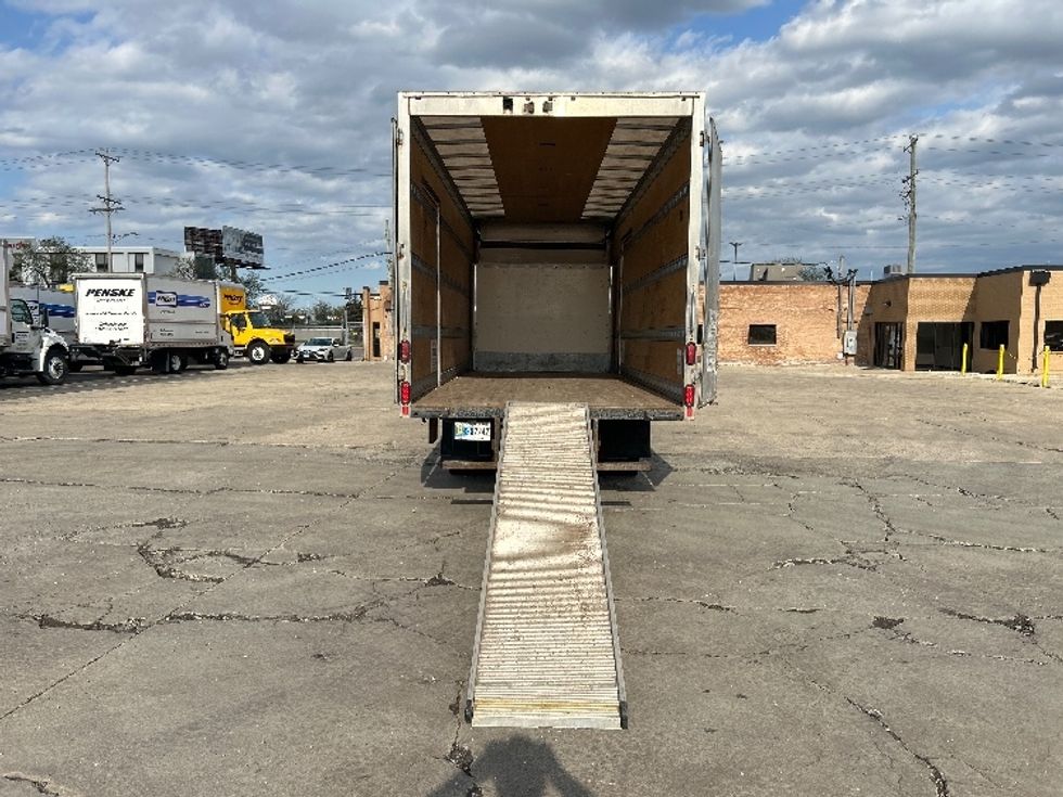 Medium Duty Box Truck-Light and Medium Duty Trucks-Isuzu-2020-NRR-Chicago (Melrose Park)-IL-105,405\n\t\tmiles-$ 44,500 - Image 9