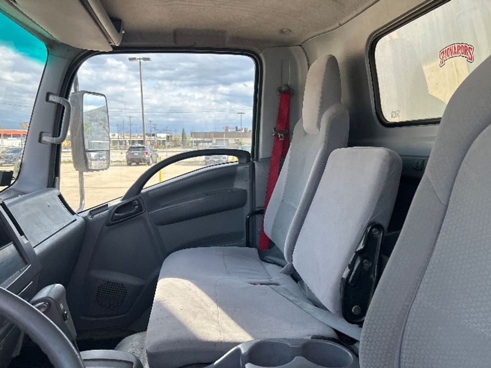 Medium Duty Box Truck-Light and Medium Duty Trucks-Isuzu-2020-NRR-Chicago (Melrose Park)-IL-105,405\n\t\tmiles-$ 44,500 - Image 19