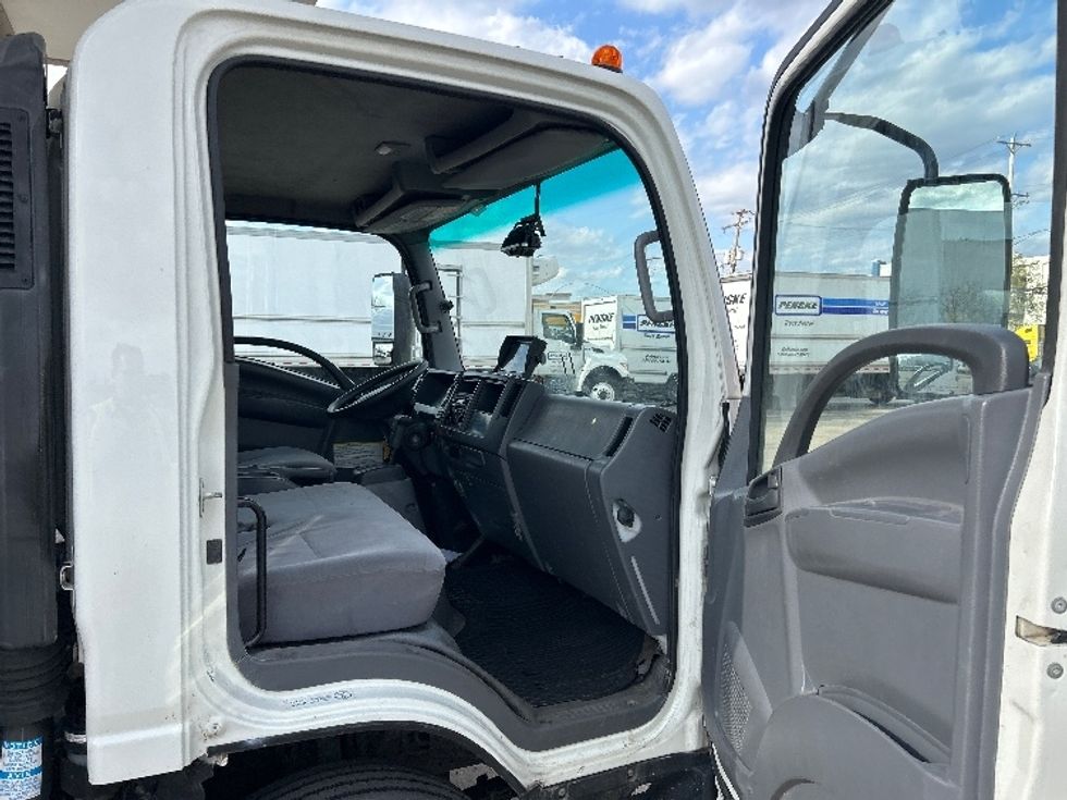 Medium Duty Box Truck-Light and Medium Duty Trucks-Isuzu-2020-NRR-Chicago (Melrose Park)-IL-105,405\n\t\tmiles-$ 44,500 - Image 20
