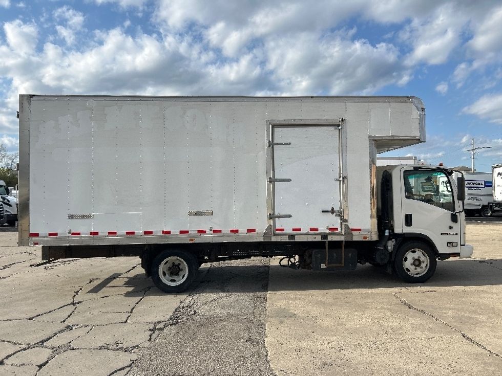 Medium Duty Box Truck-Light and Medium Duty Trucks-Isuzu-2020-NRR-Chicago (Melrose Park)-IL-105,405\n\t\tmiles-$ 44,500 - Image 15