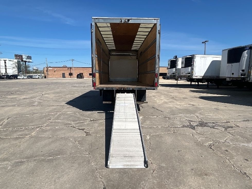 Medium Duty Box Truck-Light and Medium Duty Trucks-Isuzu-2020-NRR-Chicago (Melrose Park)-IL-105,897\n\t\tmiles-$ 44,500 - Image 9