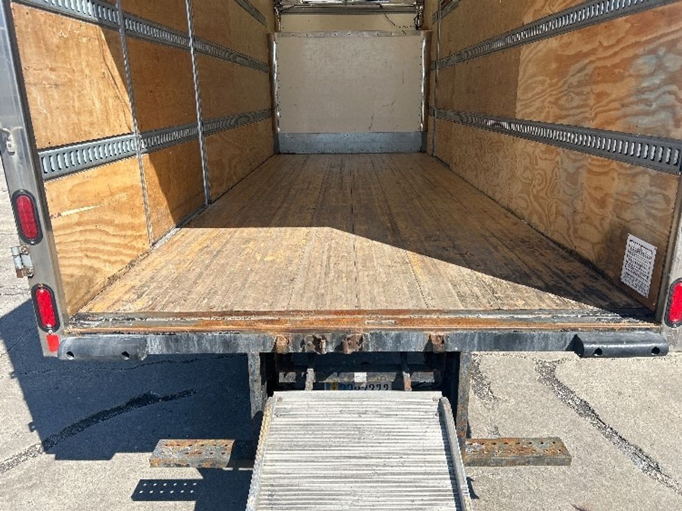Medium Duty Box Truck-Light and Medium Duty Trucks-Isuzu-2020-NRR-Chicago (Melrose Park)-IL-105,897\n\t\tmiles-$ 44,500 - Image 10
