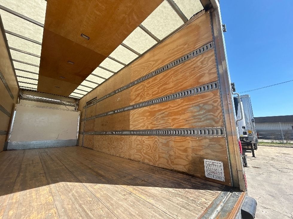 Medium Duty Box Truck-Light and Medium Duty Trucks-Isuzu-2020-NRR-Chicago (Melrose Park)-IL-105,897\n\t\tmiles-$ 44,500 - Image 12