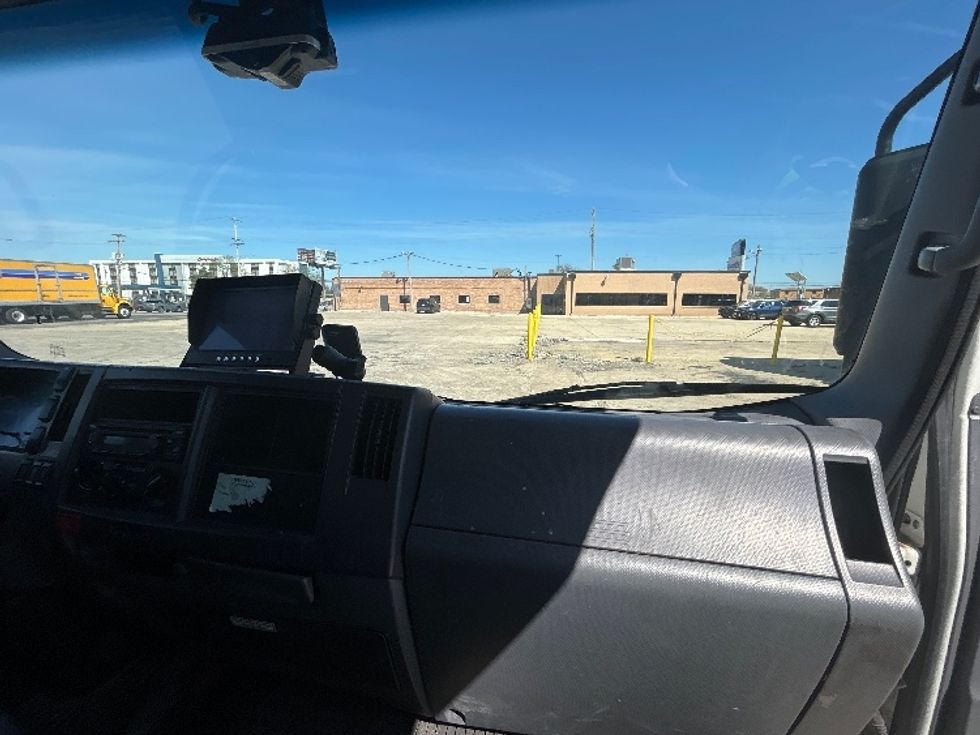 Medium Duty Box Truck-Light and Medium Duty Trucks-Isuzu-2020-NRR-Chicago (Melrose Park)-IL-105,897\n\t\tmiles-$ 44,500 - Image 21