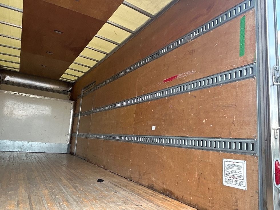 Medium Duty Box Truck-Light and Medium Duty Trucks-Isuzu-2020-NRR-Columbus-OH-92,728\n\t\tmiles-$ 45,000 - Image 11