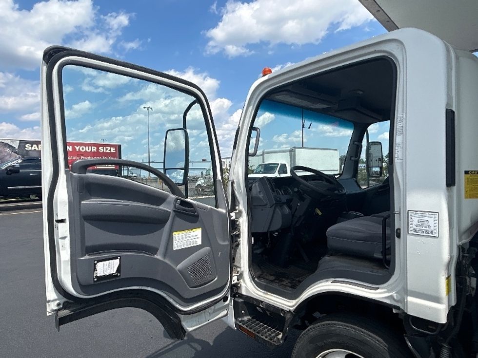 Medium Duty Box Truck-Light and Medium Duty Trucks-Isuzu-2020-NRR-Columbus-OH-92,728\n\t\tmiles-$ 45,000 - Image 15