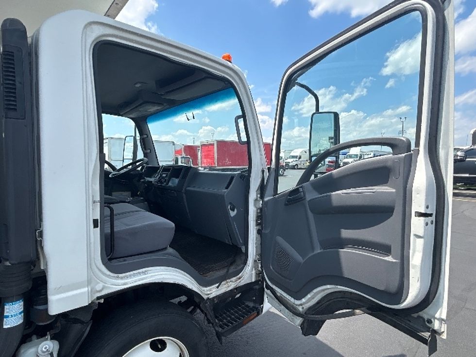 Medium Duty Box Truck-Light and Medium Duty Trucks-Isuzu-2020-NRR-Columbus-OH-92,728\n\t\tmiles-$ 45,000 - Image 20