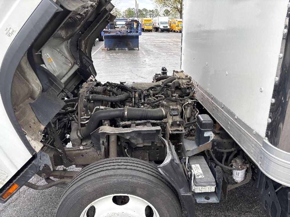 Medium Duty Box Truck-Light and Medium Duty Trucks-Isuzu-2020-NRR-Concord-NC-71,212\n\t\tmiles-$ 50,750 - Image 24