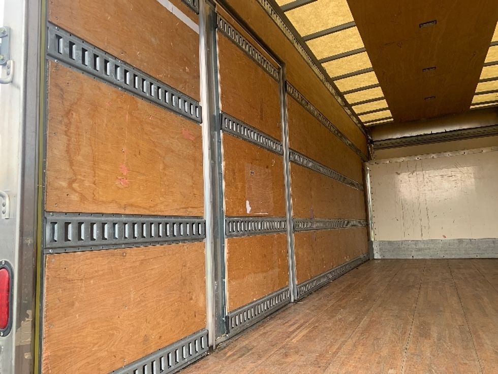 Medium Duty Box Truck-Light and Medium Duty Trucks-Isuzu-2020-NRR-Concord-NC-77,533\n\t\tmiles-$ 46,750 - Image 10