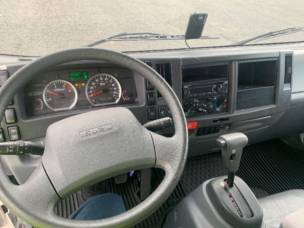 Medium Duty Box Truck-Light and Medium Duty Trucks-Isuzu-2020-NRR-Concord-NC-77,533\n\t\tmiles-$ 46,750 - Image 17