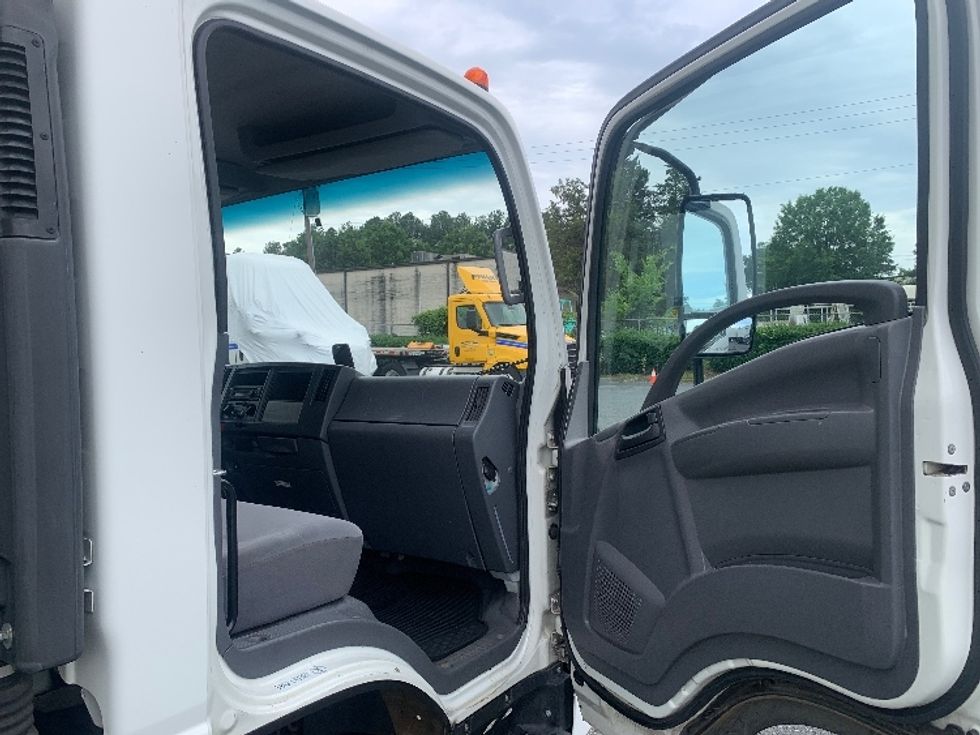 Medium Duty Box Truck-Light and Medium Duty Trucks-Isuzu-2020-NRR-Concord-NC-77,533\n\t\tmiles-$ 46,750 - Image 19