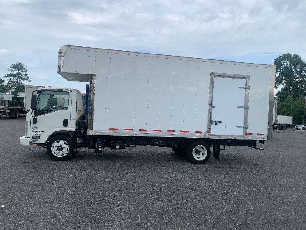 Medium Duty Box Truck-Light and Medium Duty Trucks-Isuzu-2020-NRR-Concord-NC-77,533\n\t\tmiles-$ 46,750 - Image 4