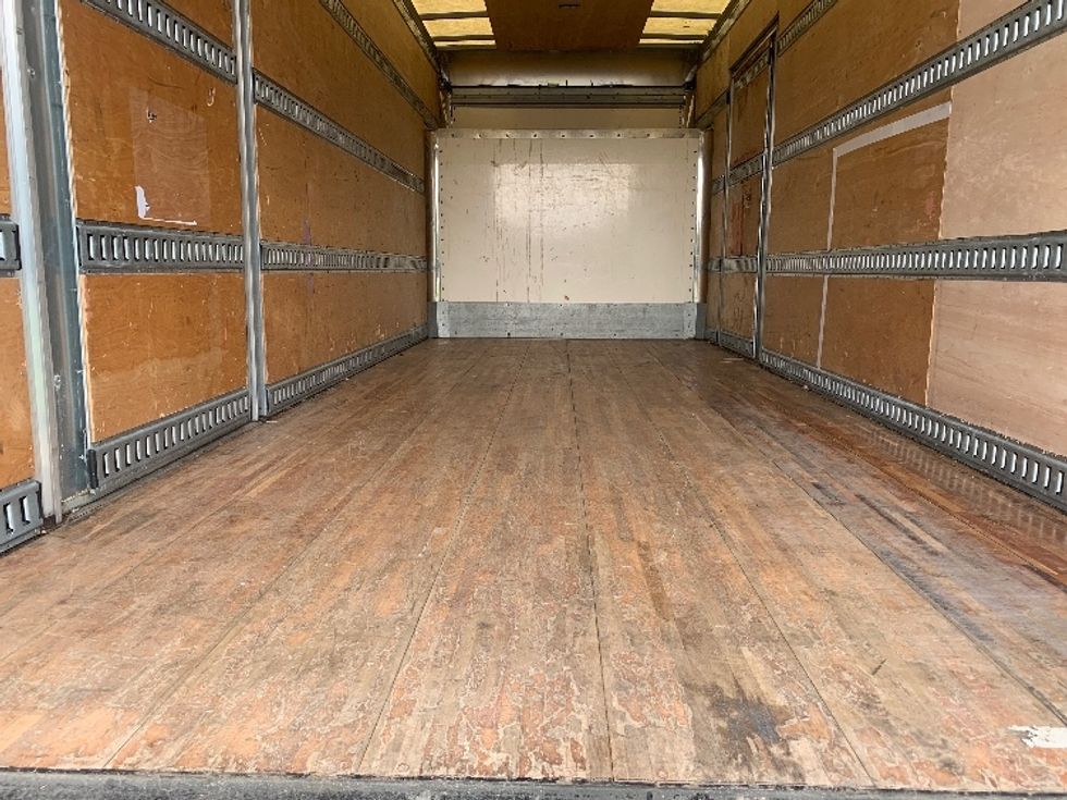 Medium Duty Box Truck-Light and Medium Duty Trucks-Isuzu-2020-NRR-Concord-NC-77,533\n\t\tmiles-$ 46,750 - Image 9