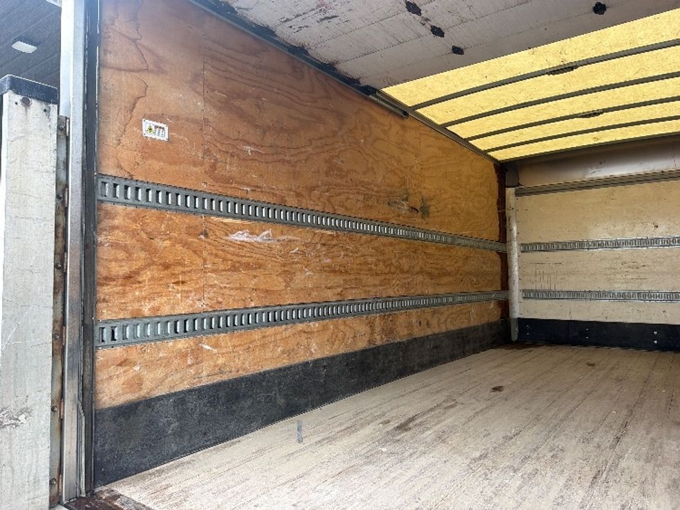 Medium Duty Box Truck-Light and Medium Duty Trucks-Isuzu-2020-NRR-Cranbury-NJ-118,694\n\t\tmiles-$ 45,000 - Image 11