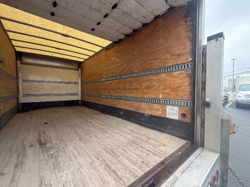 Medium Duty Box Truck-Light and Medium Duty Trucks-Isuzu-2020-NRR-Cranbury-NJ-118,694\n\t\tmiles-$ 45,000 - Image 12