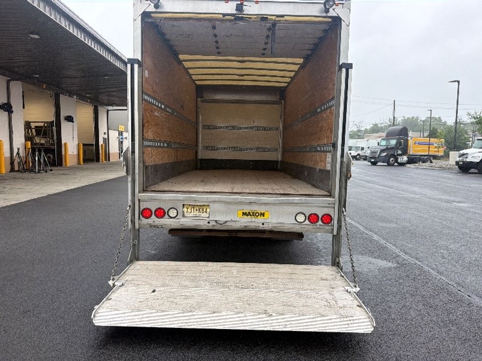 Medium Duty Box Truck-Light and Medium Duty Trucks-Isuzu-2020-NRR-Cranbury-NJ-118,694\n\t\tmiles-$ 45,000 - Image 9