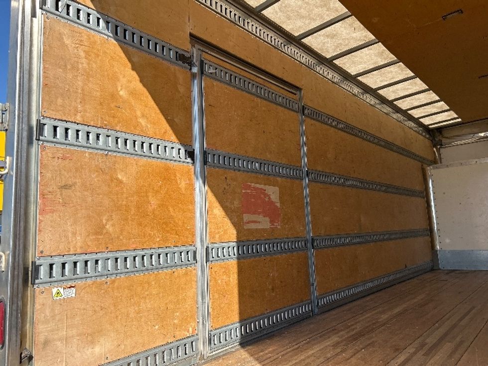 Medium Duty Box Truck-Light and Medium Duty Trucks-Isuzu-2020-NRR-Dallas-TX-116,730\n\t\tmiles-$ 44,250 - Image 10