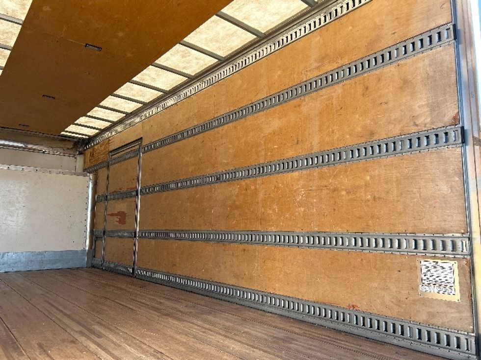 Medium Duty Box Truck-Light and Medium Duty Trucks-Isuzu-2020-NRR-Dallas-TX-116,730\n\t\tmiles-$ 44,250 - Image 11