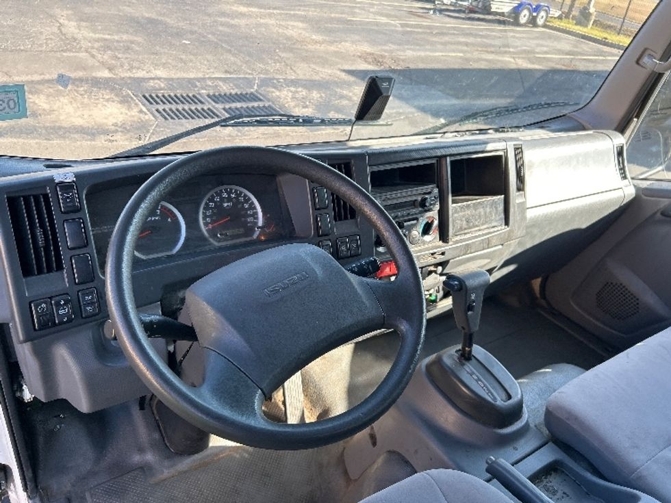 Medium Duty Box Truck-Light and Medium Duty Trucks-Isuzu-2020-NRR-Dallas-TX-116,730\n\t\tmiles-$ 44,250 - Image 16