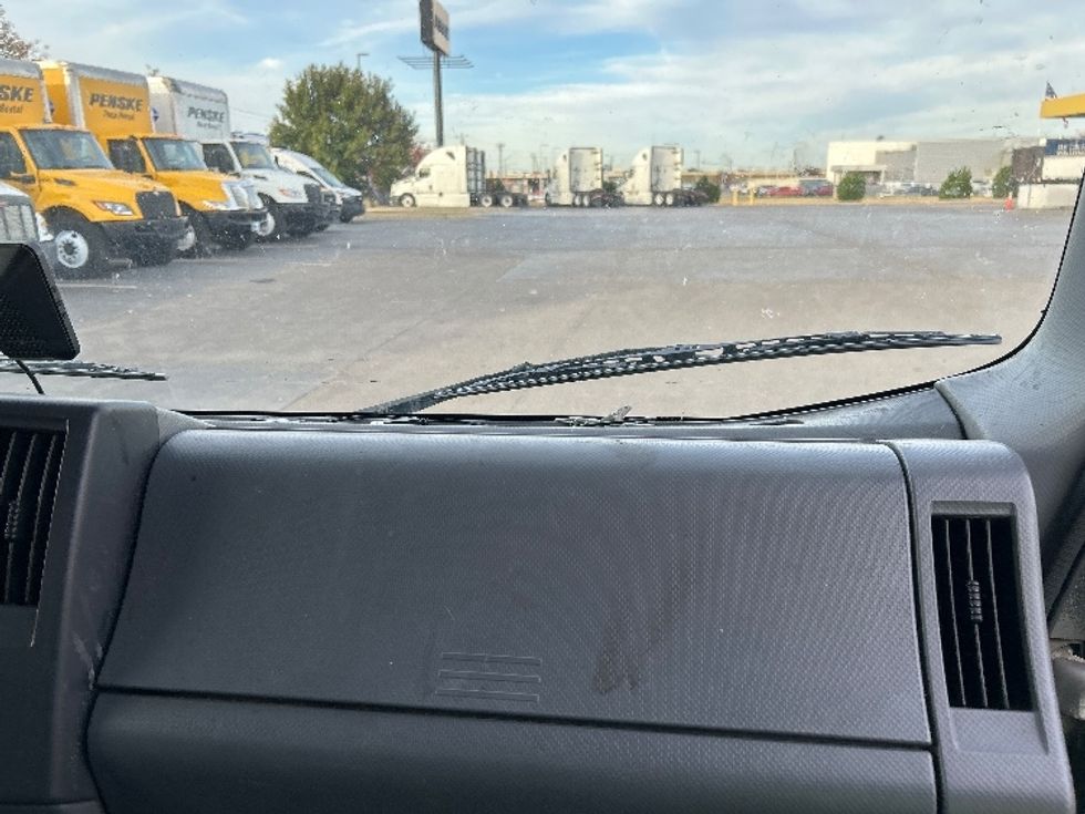 Medium Duty Box Truck-Light and Medium Duty Trucks-Isuzu-2020-NRR-Dallas-TX-116,730\n\t\tmiles-$ 44,250 - Image 20