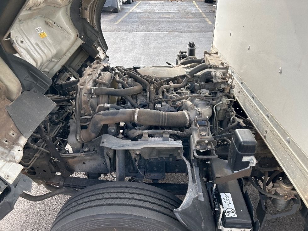 Medium Duty Box Truck-Light and Medium Duty Trucks-Isuzu-2020-NRR-Dallas-TX-116,730\n\t\tmiles-$ 44,250 - Image 23