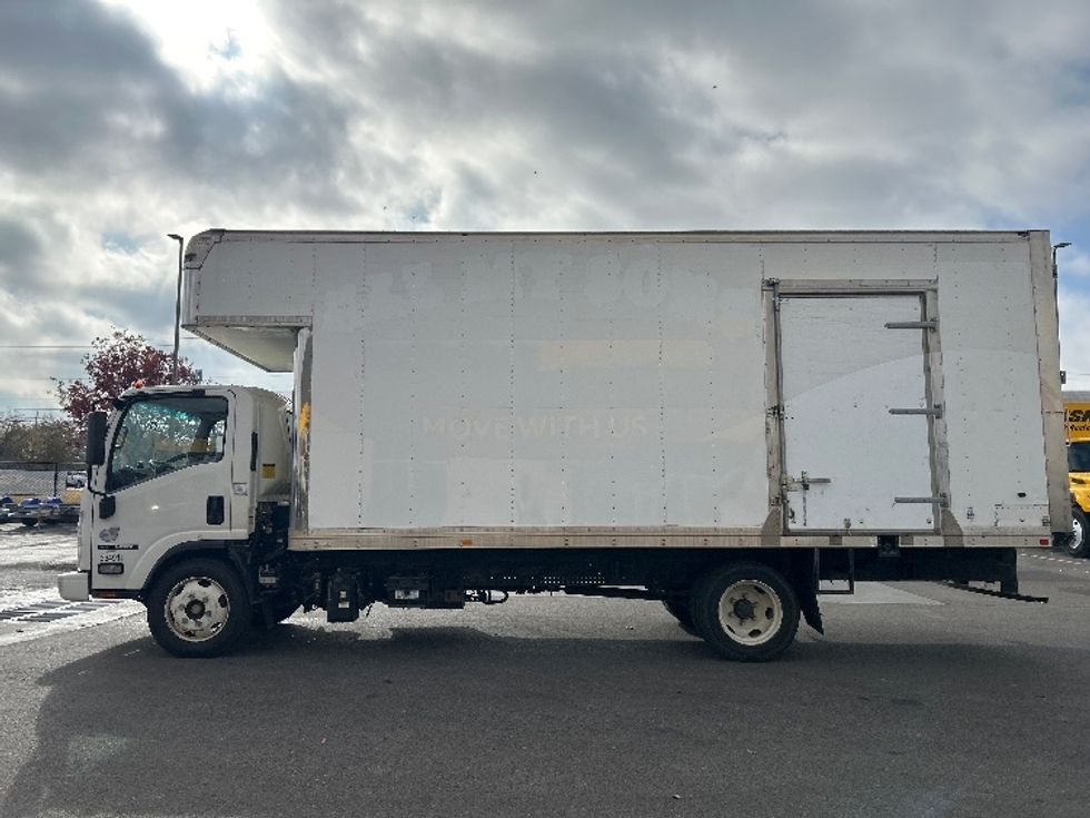 Medium Duty Box Truck-Light and Medium Duty Trucks-Isuzu-2020-NRR-Dallas-TX-116,730\n\t\tmiles-$ 44,250 - Image 4