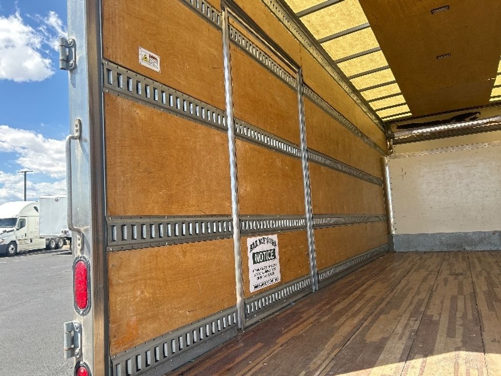 Medium Duty Box Truck-Light and Medium Duty Trucks-Isuzu-2020-NRR-Denver-CO-89,000\n\t\tmiles-$ 47,500 - Image 11