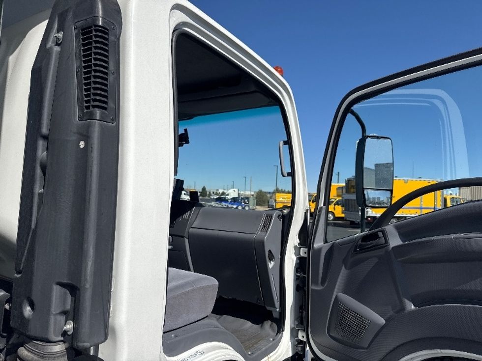 Medium Duty Box Truck-Light and Medium Duty Trucks-Isuzu-2020-NRR-Denver-CO-91,600\n\t\tmiles-$ 47,250 - Image 20