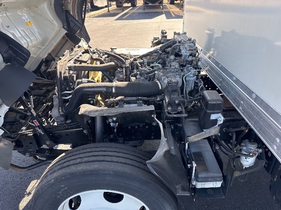 Medium Duty Box Truck-Light and Medium Duty Trucks-Isuzu-2020-NRR-Denver-CO-91,600\n\t\tmiles-$ 47,250 - Image 24