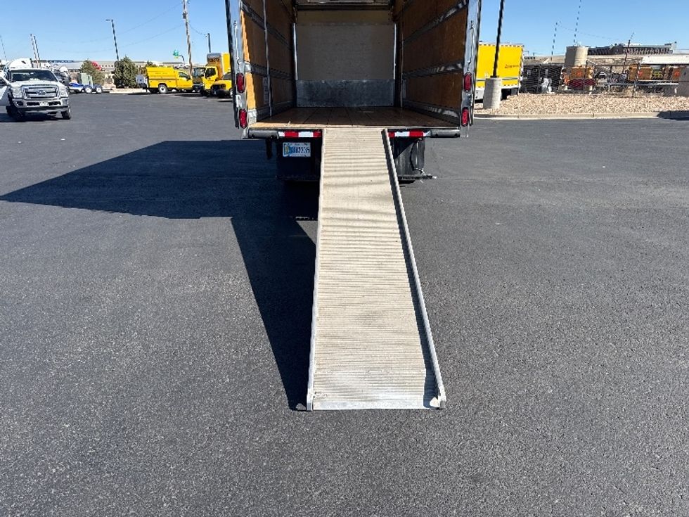 Medium Duty Box Truck-Light and Medium Duty Trucks-Isuzu-2020-NRR-Denver-CO-91,600\n\t\tmiles-$ 47,250 - Image 9