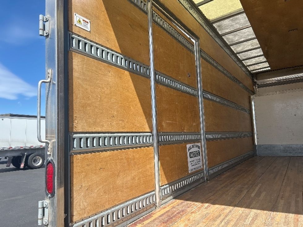 Medium Duty Box Truck-Light and Medium Duty Trucks-Isuzu-2020-NRR-Denver-CO-92,945\n\t\tmiles-$ 47,000 - Image 11