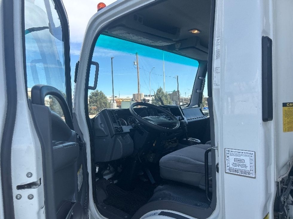 Medium Duty Box Truck-Light and Medium Duty Trucks-Isuzu-2020-NRR-Denver-CO-92,945\n\t\tmiles-$ 47,000 - Image 15