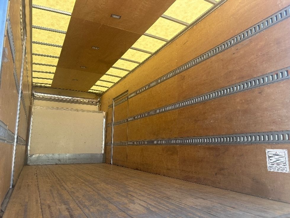 Medium Duty Box Truck-Light and Medium Duty Trucks-Isuzu-2020-NRR-Des Moines-IA-85,200\n\t\tmiles-$ 48,000 - Image 12