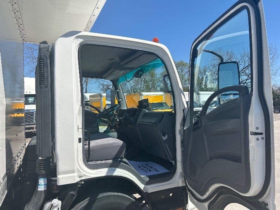 Medium Duty Box Truck-Light and Medium Duty Trucks-Isuzu-2020-NRR-Des Moines-IA-85,200\n\t\tmiles-$ 48,000 - Image 20