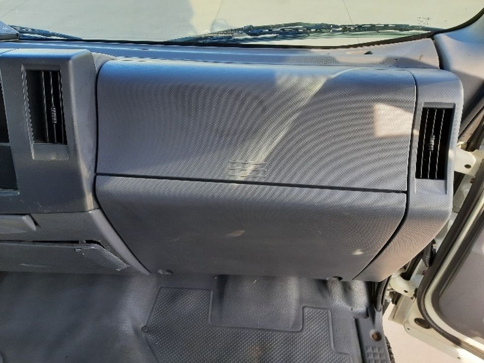 Medium Duty Box Truck-Light and Medium Duty Trucks-Isuzu-2020-NRR-Fort Worth-TX-106,728\n\t\tmiles-$ 45,500 - Image 21