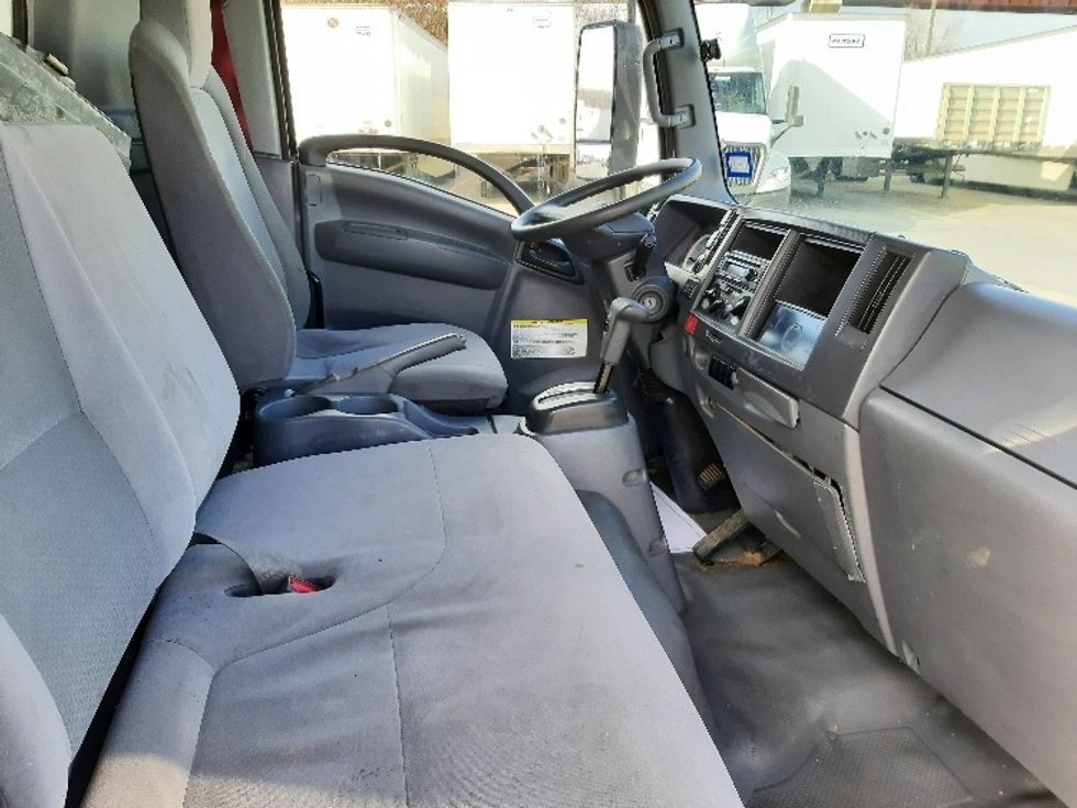 Medium Duty Box Truck-Light and Medium Duty Trucks-Isuzu-2020-NRR-Fort Worth-TX-106,728\n\t\tmiles-$ 45,500 - Image 22