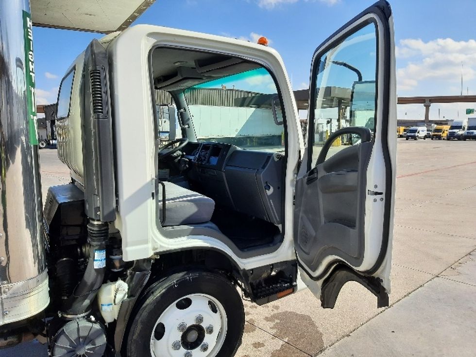 Medium Duty Box Truck-Light and Medium Duty Trucks-Isuzu-2020-NRR-Fort Worth-TX-97,928\n\t\tmiles-$ 50,500 - Image 20