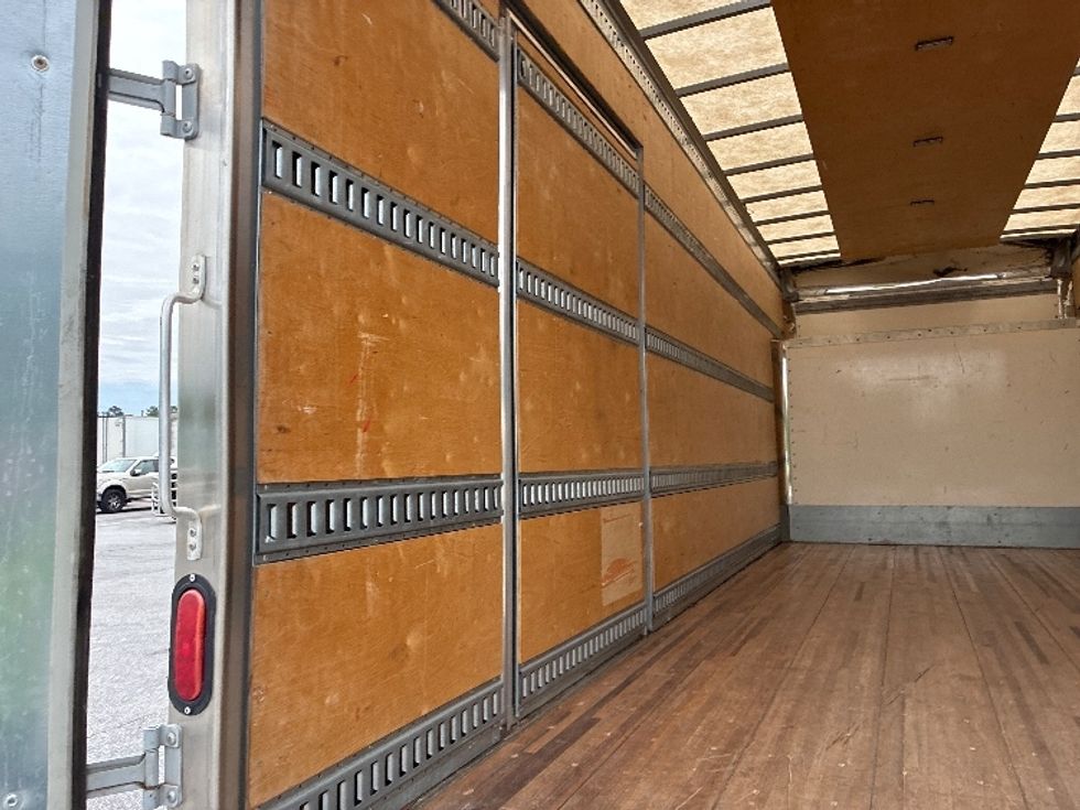 Medium Duty Box Truck-Light and Medium Duty Trucks-Isuzu-2020-NRR-Greenville-SC-106,133\n\t\tmiles-$ 45,500 - Image 11
