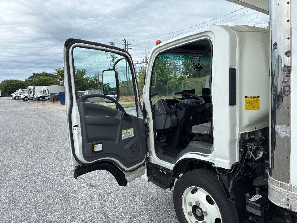 Medium Duty Box Truck-Light and Medium Duty Trucks-Isuzu-2020-NRR-Greenville-SC-106,133\n\t\tmiles-$ 45,500 - Image 16