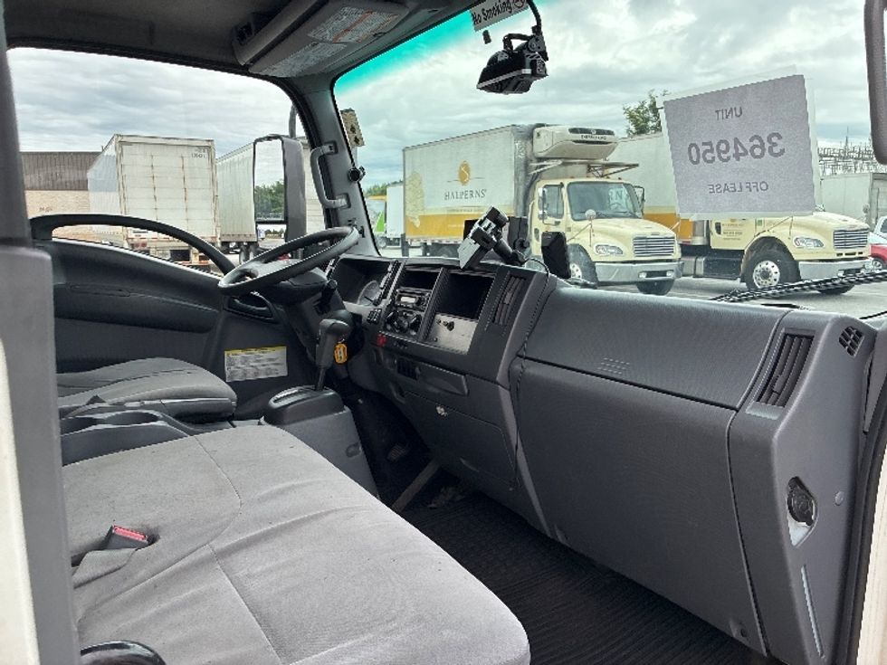 Medium Duty Box Truck-Light and Medium Duty Trucks-Isuzu-2020-NRR-Greenville-SC-106,133\n\t\tmiles-$ 45,500 - Image 22