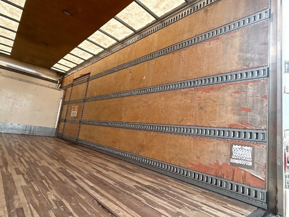 Medium Duty Box Truck-Light and Medium Duty Trucks-Isuzu-2020-NRR-Hammond-LA-107,196\n\t\tmiles-$ 45,500 - Image 11